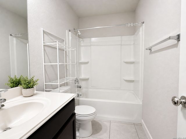 10747 Francisco Way, Converse, TX 78109