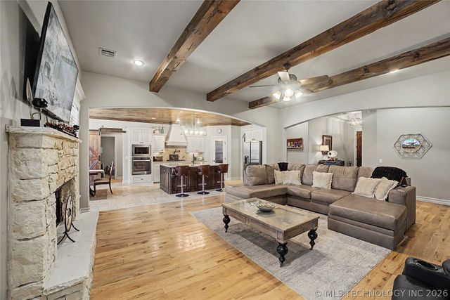 7906 N 142nd Avenue E, Owasso, OK 74055