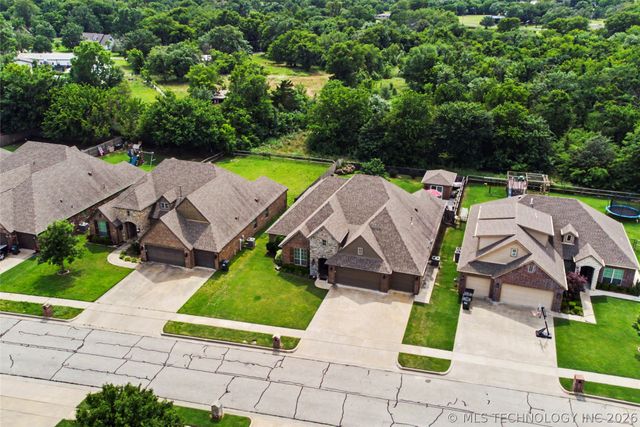 7906 N 142nd Avenue E, Owasso, OK 74055