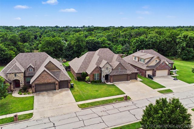 7906 N 142nd Avenue E, Owasso, OK 74055