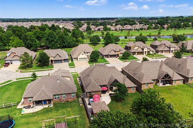 7906 N 142nd Avenue E, Owasso, OK 74055