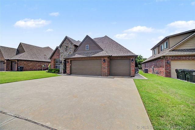 7906 N 142nd Avenue E, Owasso, OK 74055
