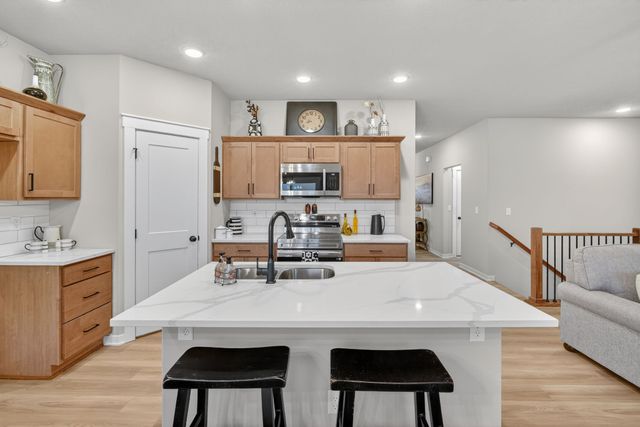 657 SE Hollow Court, West Des Moines, IA 50265