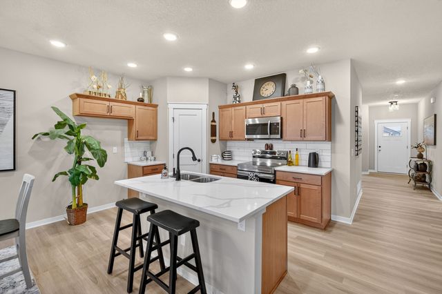 657 SE Hollow Court, West Des Moines, IA 50265