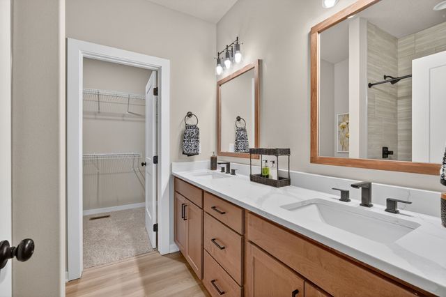 657 SE Hollow Court, West Des Moines, IA 50265