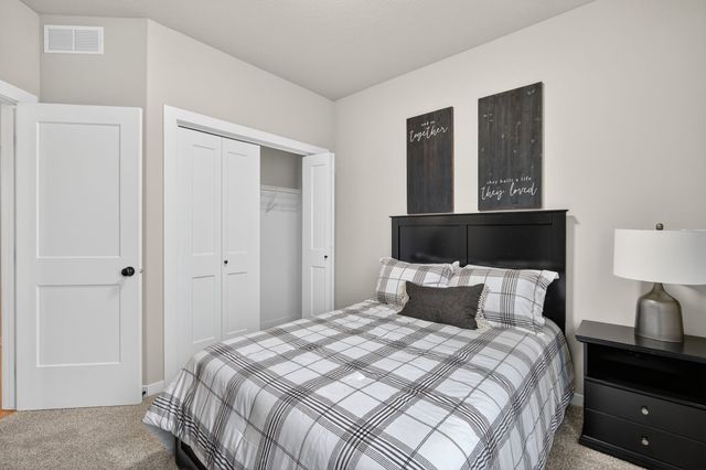 657 SE Hollow Court, West Des Moines, IA 50265