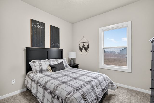 657 SE Hollow Court, West Des Moines, IA 50265