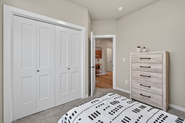 657 SE Hollow Court, West Des Moines, IA 50265