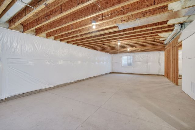 657 SE Hollow Court, West Des Moines, IA 50265