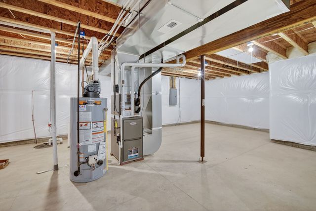 657 SE Hollow Court, West Des Moines, IA 50265