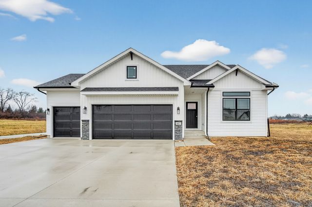 657 SE Hollow Court, West Des Moines, IA 50265