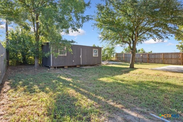 1001 Pamela Avenue, Troy, TX 76579