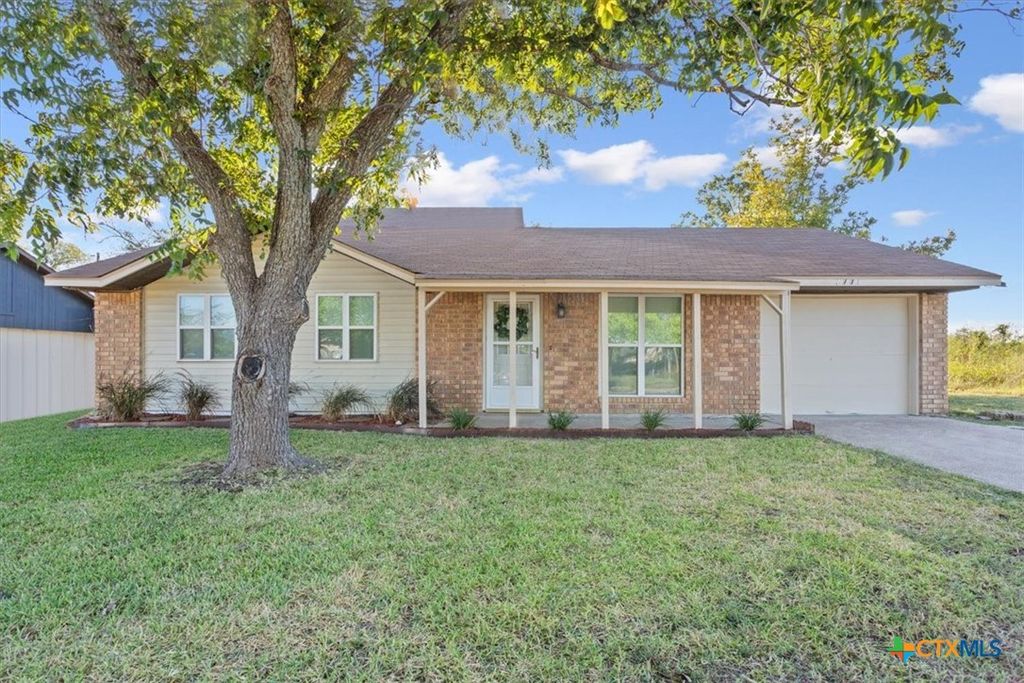 1001 Pamela Avenue, Troy, TX 76579