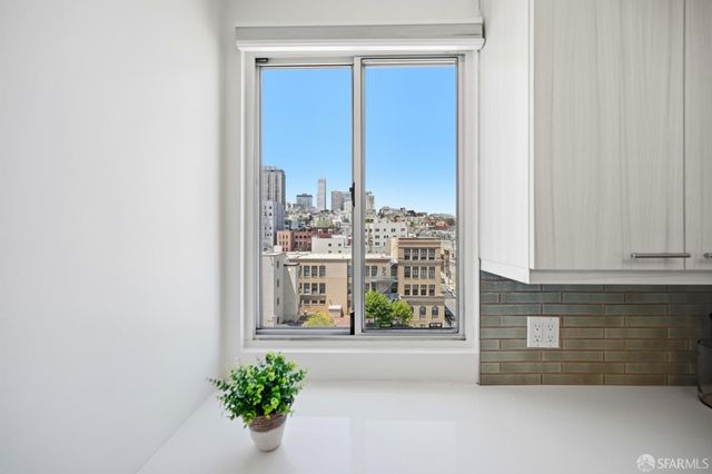 946 Stockton Street 9E, San Francisco, CA 94108