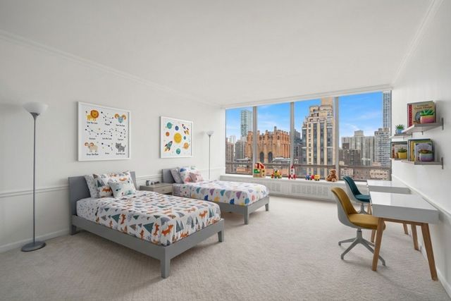 860 United Nations Plz Apt 28C, New York City, NY 10017