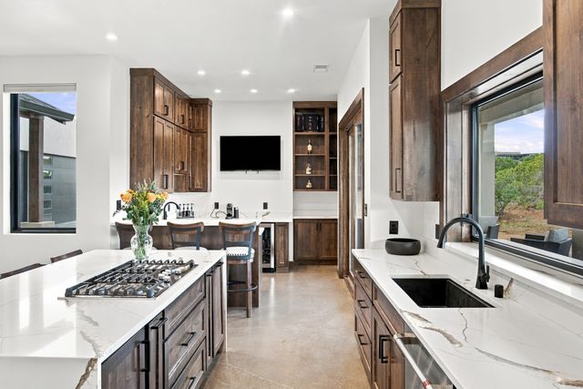 21 Paseo Del Coyote B, Santa Fe, NM 87506