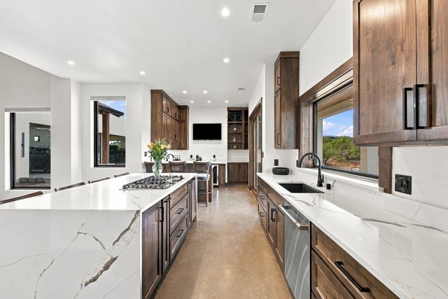 21 Paseo Del Coyote B, Santa Fe, NM 87506