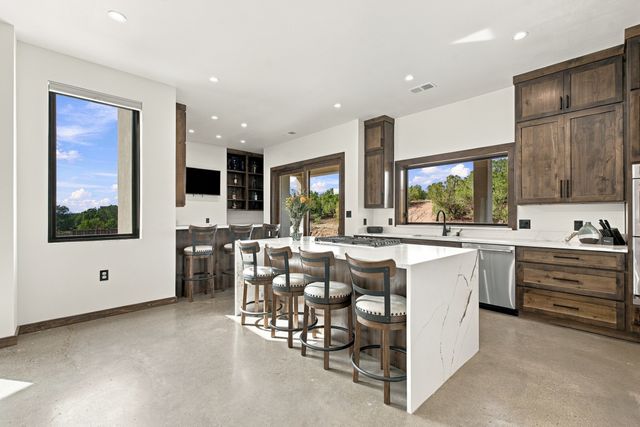 21 Paseo Del Coyote B, Santa Fe, NM 87506