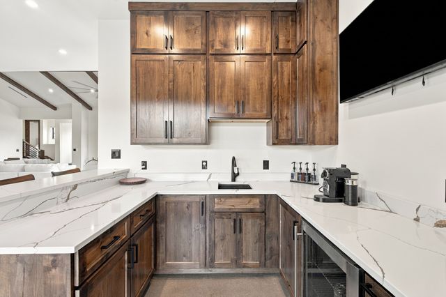 21 Paseo Del Coyote B, Santa Fe, NM 87506