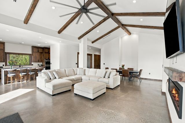 21 Paseo Del Coyote B, Santa Fe, NM 87506