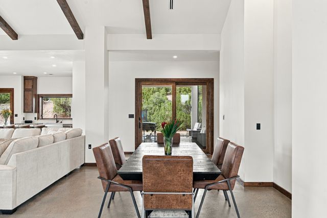 21 Paseo Del Coyote B, Santa Fe, NM 87506