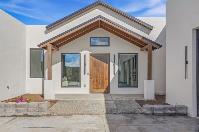 21 Paseo Del Coyote B, Santa Fe, NM 87506