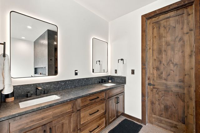 21 Paseo Del Coyote B, Santa Fe, NM 87506