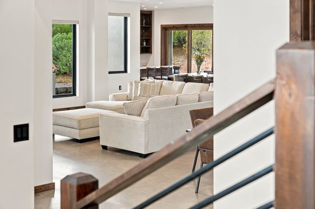 21 Paseo Del Coyote B, Santa Fe, NM 87506