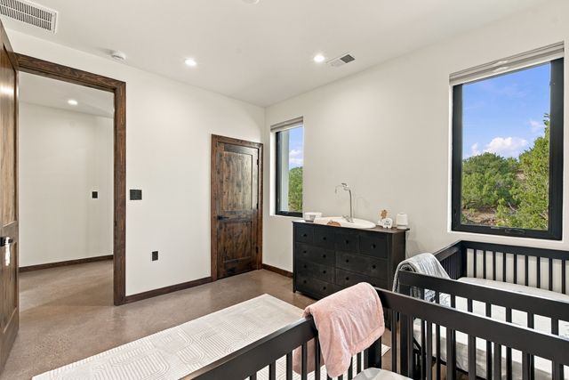 21 Paseo Del Coyote B, Santa Fe, NM 87506