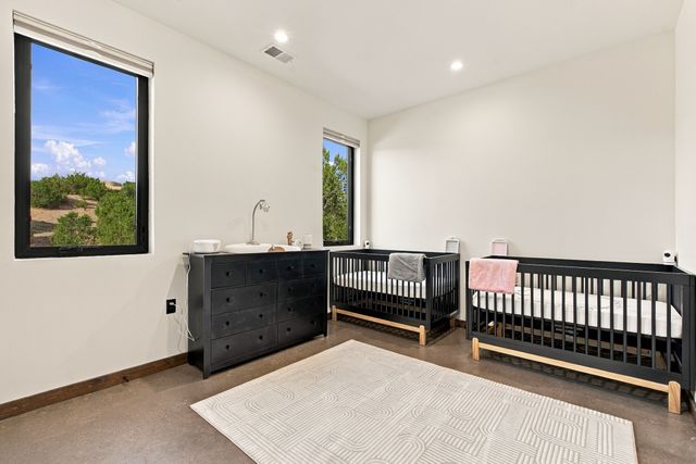 21 Paseo Del Coyote B, Santa Fe, NM 87506
