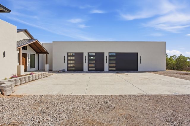 21 Paseo Del Coyote B, Santa Fe, NM 87506