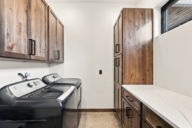 21 Paseo Del Coyote B, Santa Fe, NM 87506