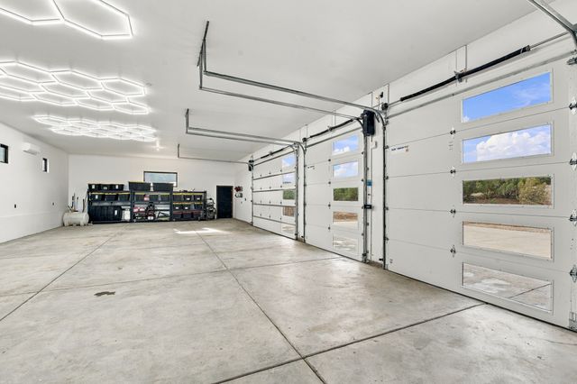 21 Paseo Del Coyote B, Santa Fe, NM 87506