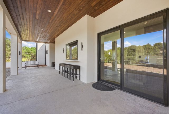 21 Paseo Del Coyote B, Santa Fe, NM 87506
