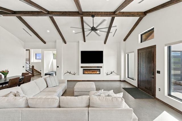 21 Paseo Del Coyote B, Santa Fe, NM 87506