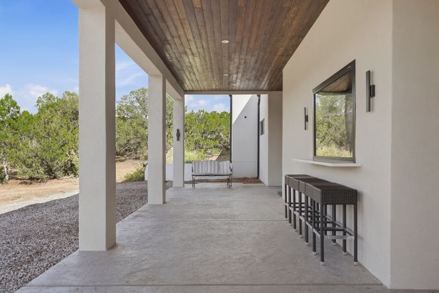 21 Paseo Del Coyote B, Santa Fe, NM 87506