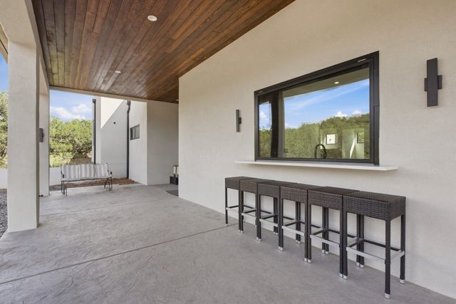 21 Paseo Del Coyote B, Santa Fe, NM 87506