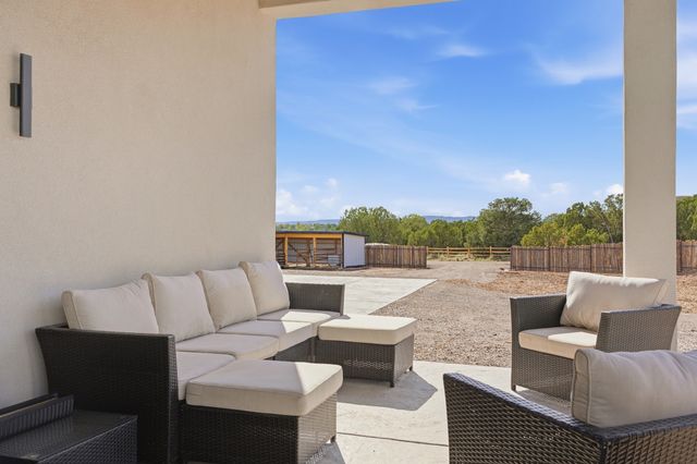 21 Paseo Del Coyote B, Santa Fe, NM 87506