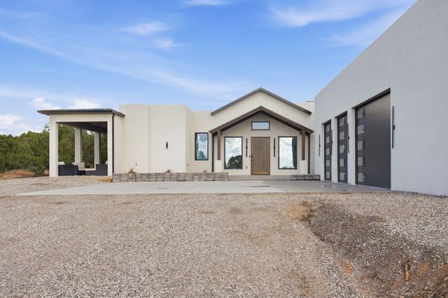 21 Paseo Del Coyote B, Santa Fe, NM 87506