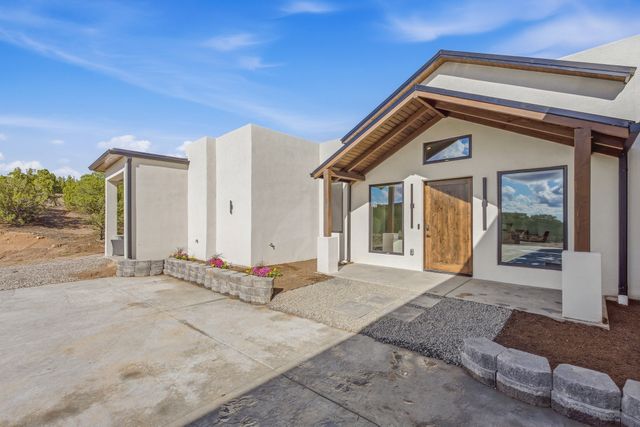 21 Paseo Del Coyote B, Santa Fe, NM 87506
