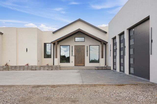 21 Paseo Del Coyote B, Santa Fe, NM 87506