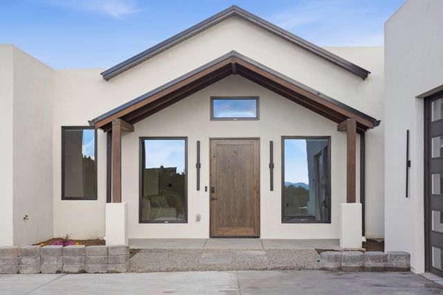 21 Paseo Del Coyote B, Santa Fe, NM 87506