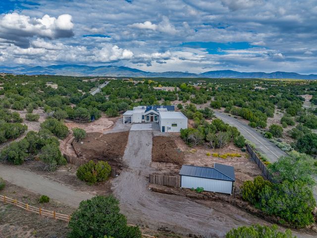 21 Paseo Del Coyote B, Santa Fe, NM 87506