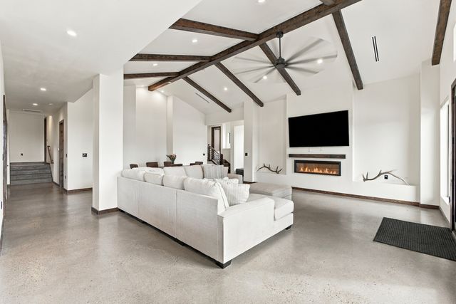 21 Paseo Del Coyote B, Santa Fe, NM 87506
