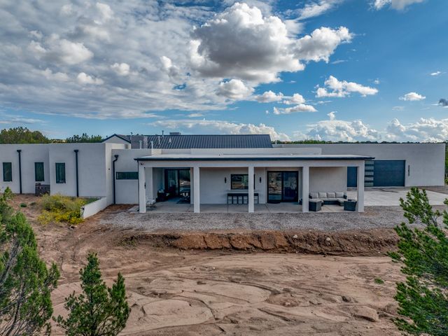 21 Paseo Del Coyote B, Santa Fe, NM 87506