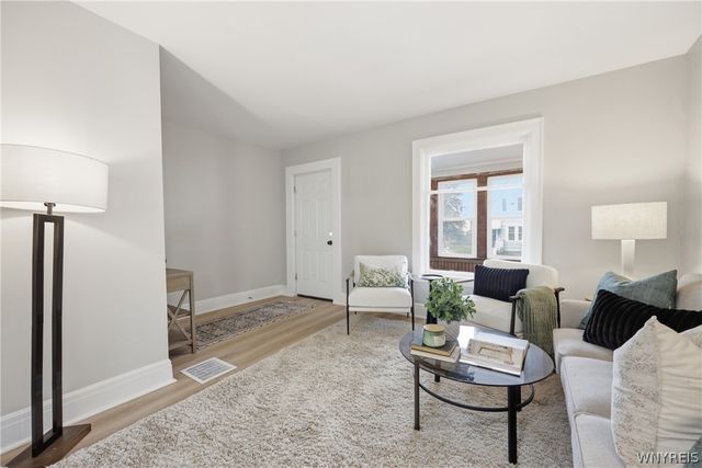 61 Princeton Place, Buffalo, NY 14210