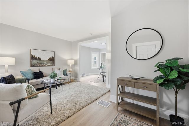 61 Princeton Place, Buffalo, NY 14210