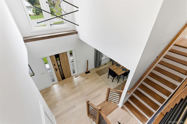 2 Overlook Drive, Mount Sinai, NY 11766