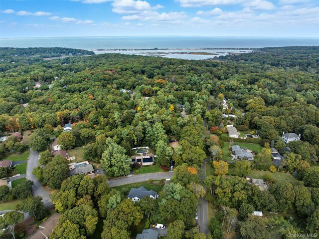 2 Overlook Drive, Mount Sinai, NY 11766