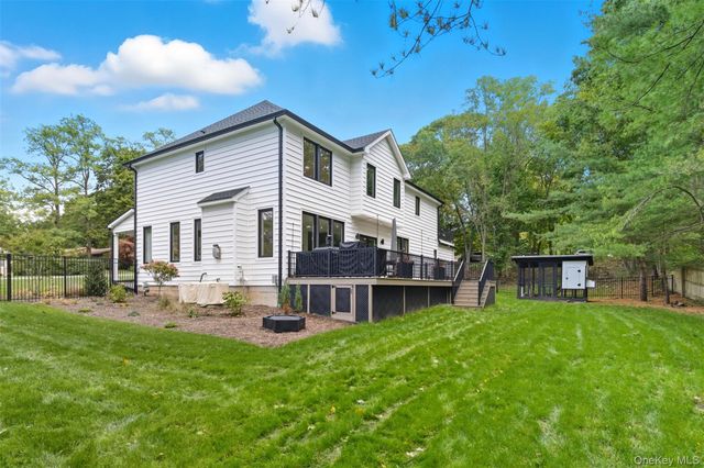 2 Overlook Drive, Mount Sinai, NY 11766